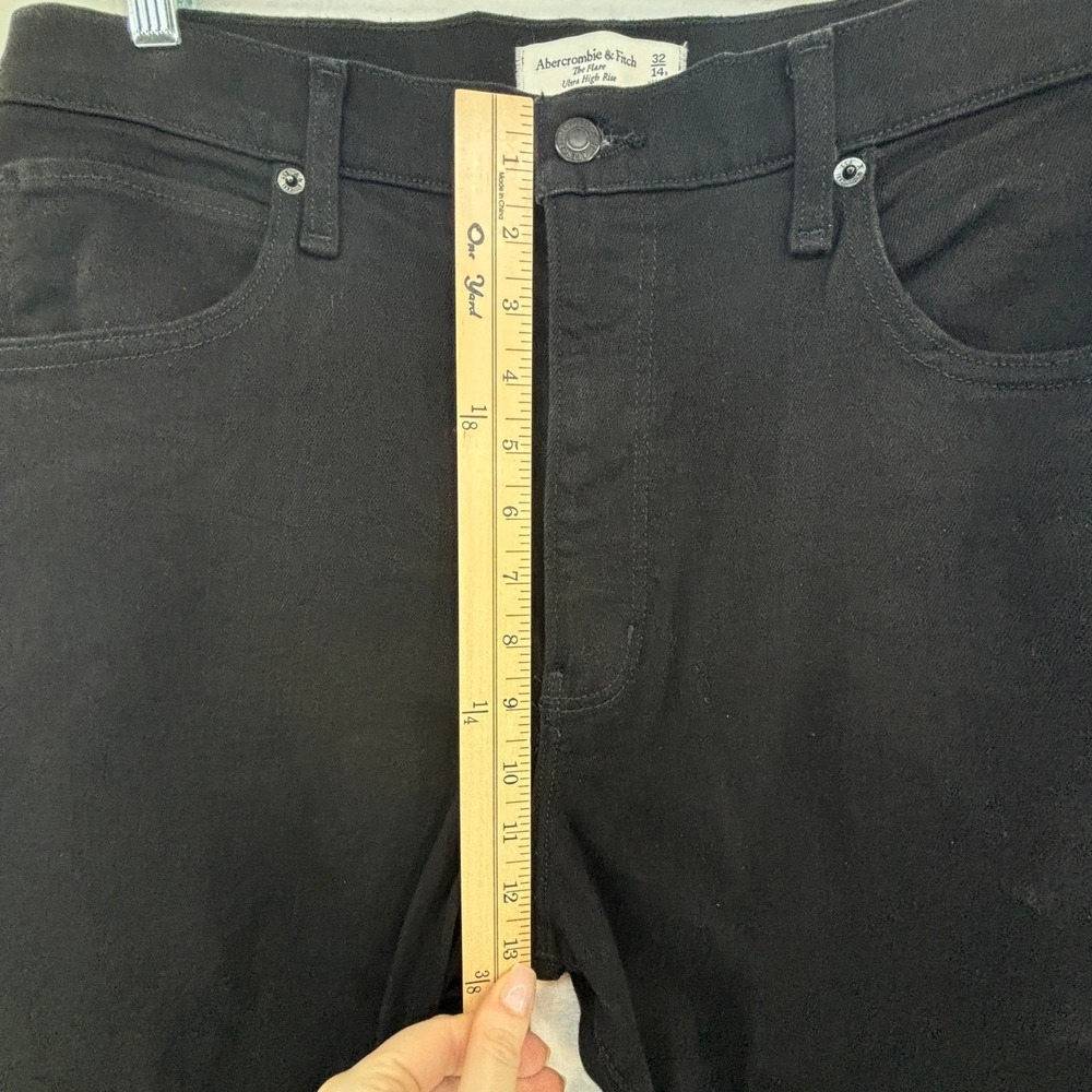 Abercrombie & Fitch The Flare Ultra High Rise Black Jeans Women's 32 / 14 R - Picture 9 of 13